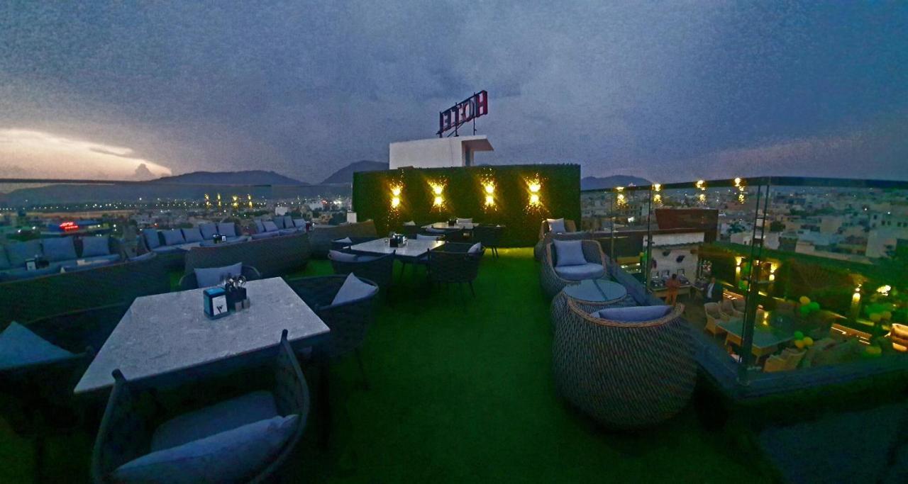 Jw Cruise Hotel Ajmer Exterior foto